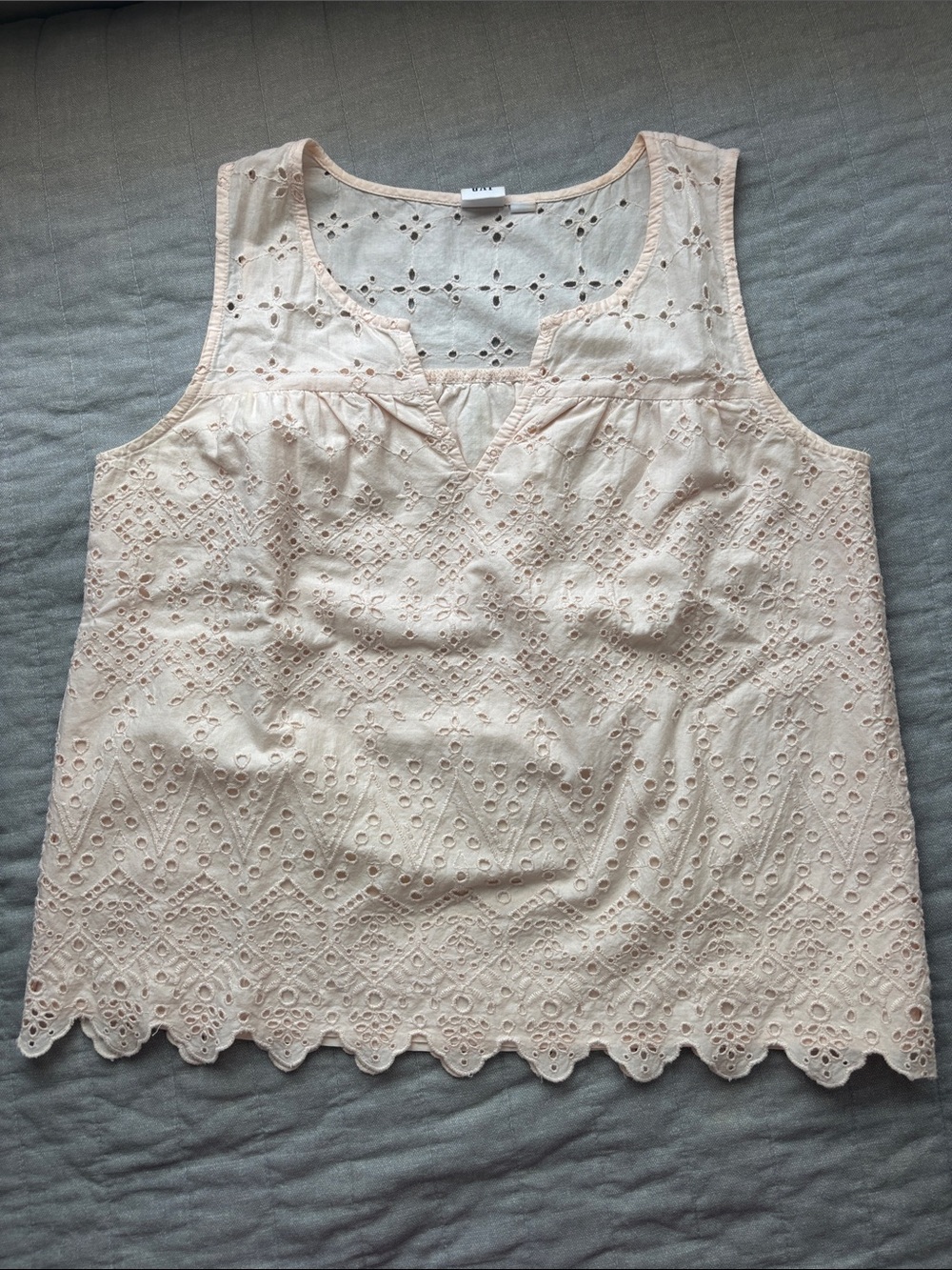 GAP Petite Pale Peach Eyelet Sleeveless Cotton Blouse